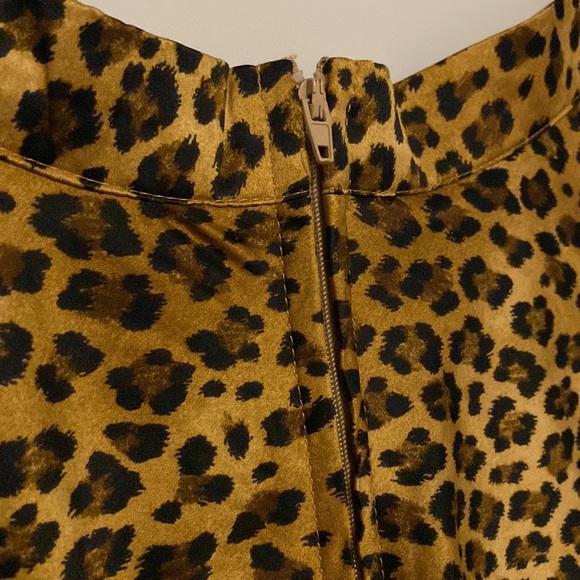 Francesca’s Leopard Print Mini Skirt - Picture 6 of 6